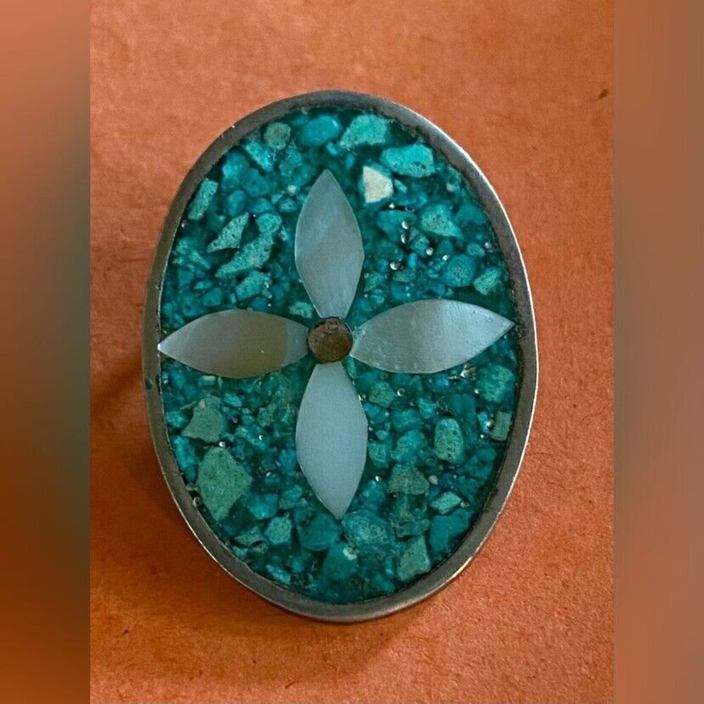 Vintage Women’s Pendant 1” Alpaca Mother Of Pearl Flower